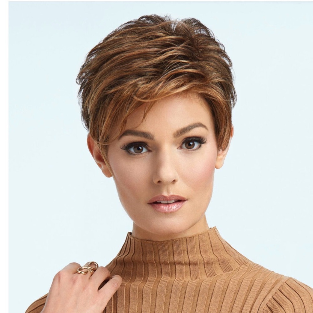 ⭐️ NWT RAQUEL WELCH ADVANCED FRENCH WIG IN RUSTY AUBURN